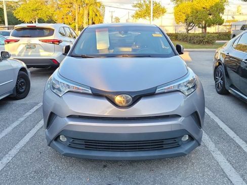 Used 2019 Toyota C-HR Limited image 2