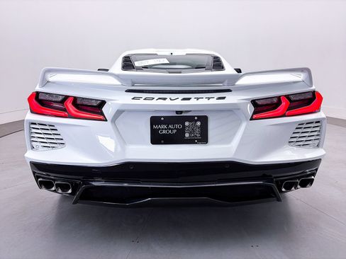 Used 2021 Chevrolet Corvette Stingray Premium Cpe w/ Z51 Performance Package RWD image 17