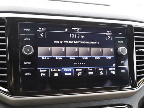 Used 2022 Volkswagen Atlas Cross Sport SE image 25