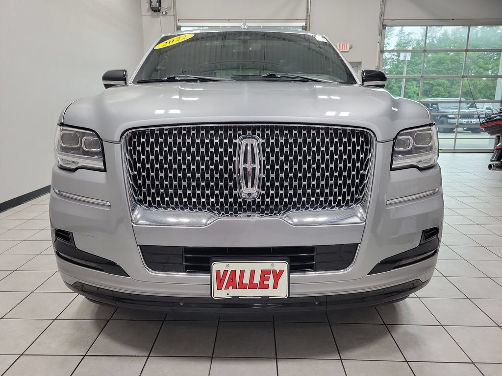 Used 2022 Lincoln Navigator Reserve AWD/4WD image 7