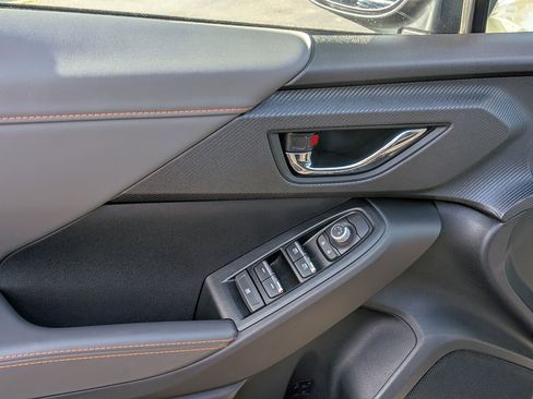 Used 2025 Subaru Crosstrek 2.5i Limited w/ Crosstrek Mirror Package image 15