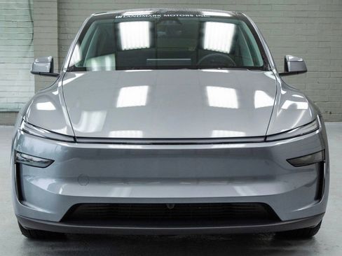 Used 2026 Tesla Model Y Long Range image 7