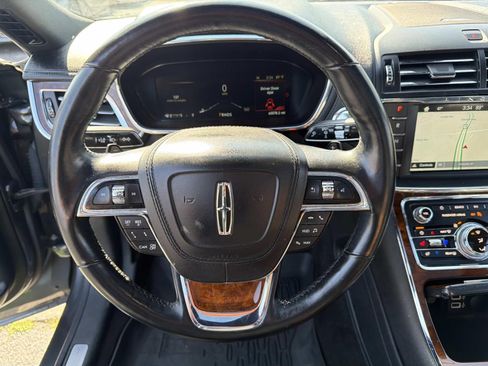 Used 2018 Lincoln Continental Reserve AWD/4WD image 37