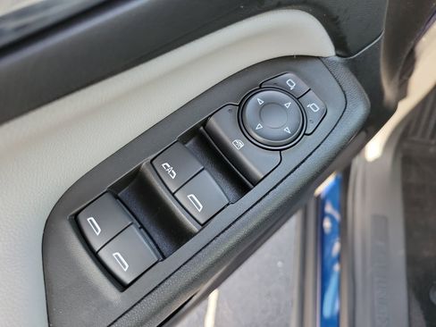 Used 2023 Chevrolet Equinox LS w/ LPO, Floor Liner Package AWD/4WD image 20