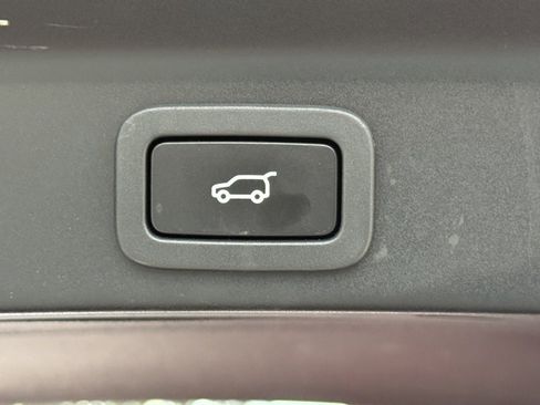 Used 2022 Jaguar F-PACE S image 12