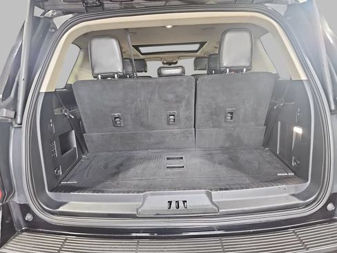 Used 2019 Ford Expedition Platinum AWD/4WD image 17