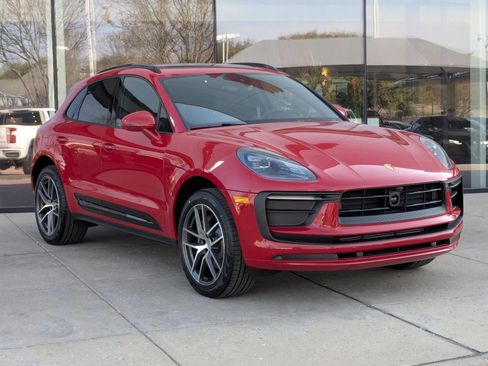 New 2026 Porsche Macan AWD/4WD image 7