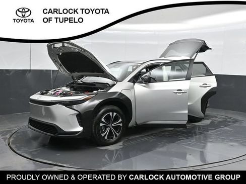 Used 2025 Toyota bZ4X FWD image 64