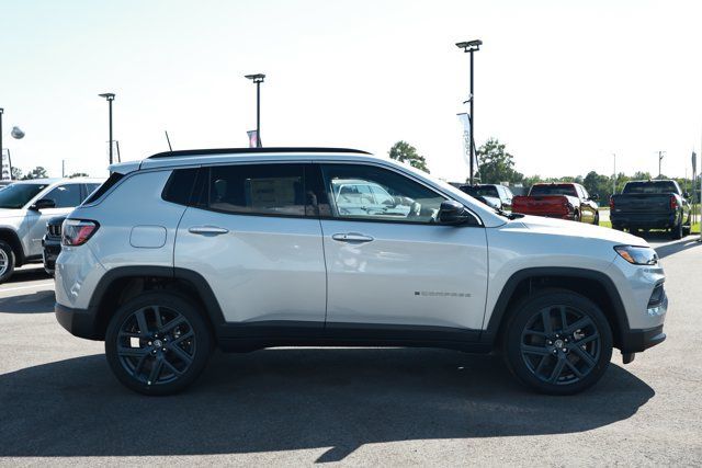 New 2026 Jeep Compass Latitude AWD/4WD image 4
