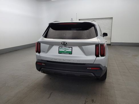 Used 2021 Kia Sorento S image 7