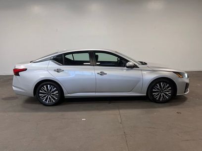 Used 2023 Nissan Altima 2.5 SV
