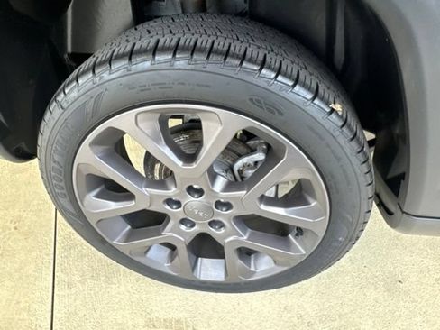 Used 2020 Jeep Compass High Altitude AWD/4WD image 33