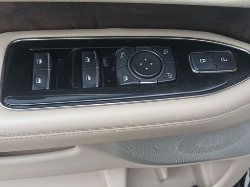 Used 2019 Lincoln Navigator Reserve image 11