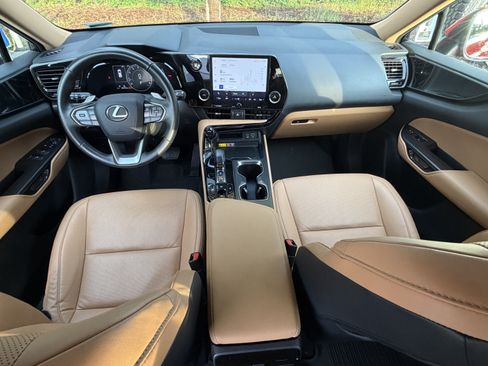 Used 2025 Lexus NX 250 FWD w/ Towing Package (2000 Lbs) image 34