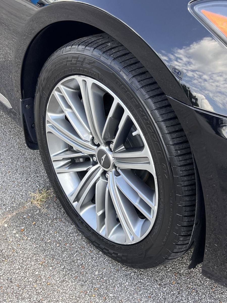 Used 2018 Genesis G80 3.8 RWD image 32