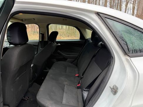 Used 2016 Ford Focus SE w/ SE Power Seat Package image 8