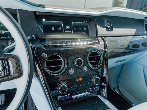 Used 2024 Rolls-Royce Cullinan Black Badge image 92