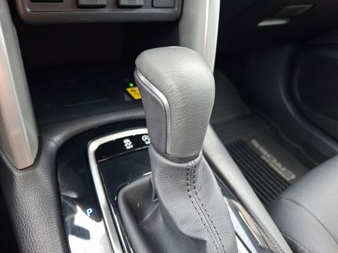 Used 2023 Toyota Corolla Cross XLE image 15