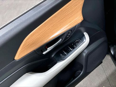 Used 2024 Toyota Grand Highlander Platinum image 35