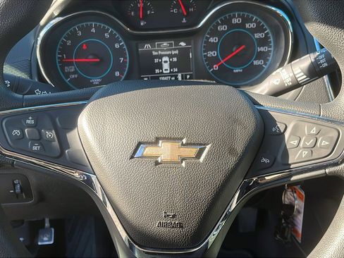 Used 2017 Chevrolet Cruze LT image 13