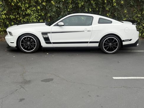 Used 2012 Ford Mustang Boss 302 w/ Boss 302 Accessory Pkg image 6