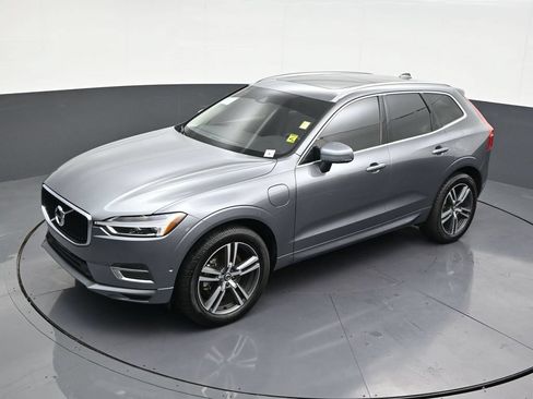Used 2019 Volvo XC60 T8 Momentum w/ Premium Package AWD/4WD image 14