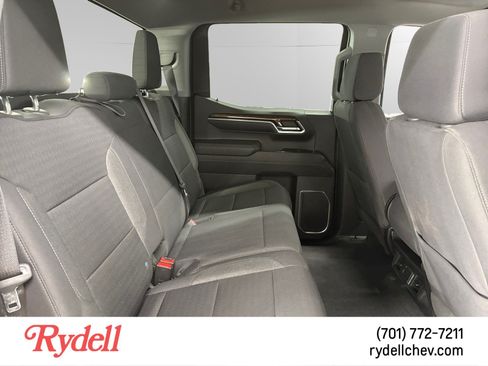 Used 2023 GMC Sierra 1500 SLE AWD/4WD image 17