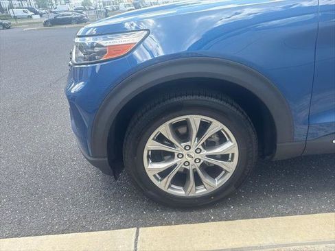 Used 2021 Ford Explorer XLT w/ Equipment Group 202A AWD/4WD image 36