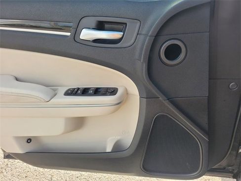 Used 2023 Chrysler 300 Touring L w/ Popular Equipment Group image 21