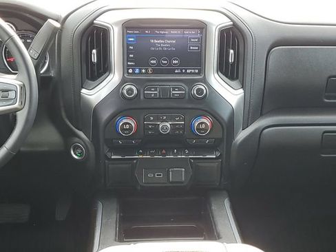 Used 2021 Chevrolet Silverado 1500 LT Trail Boss AWD/4WD image 27