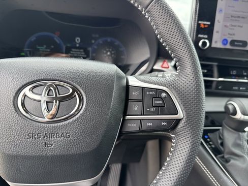 Used 2026 Toyota Sienna XSE image 24