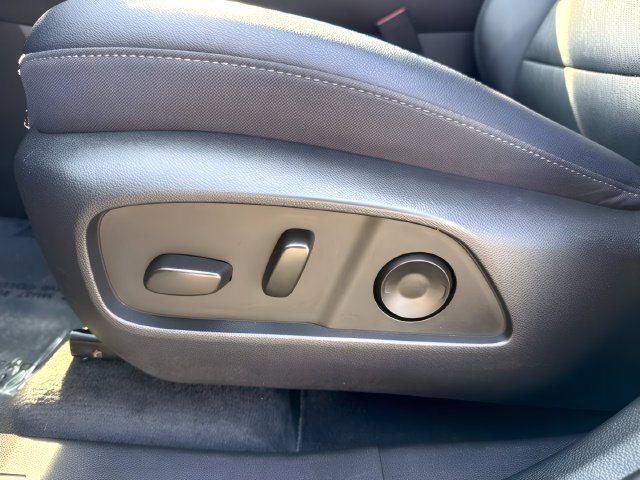 Used 2025 Chevrolet Equinox LT w/ Convenience Package II AWD/4WD image 14