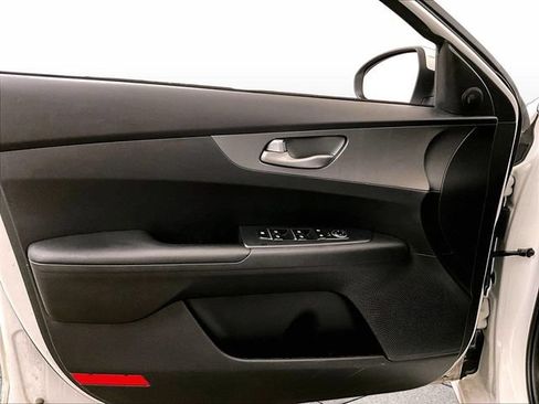 Used 2019 Kia Forte LXS FWD image 22