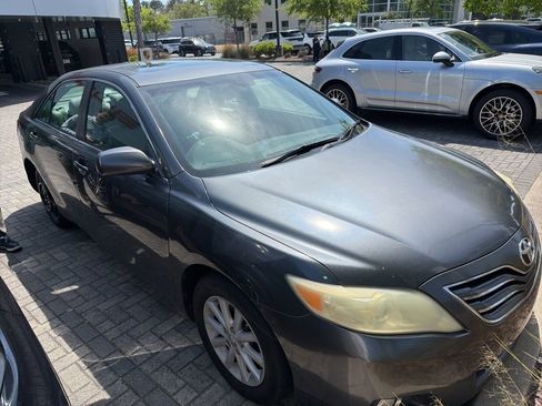 Used 2010 Toyota Camry image 2