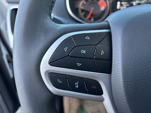 Used 2022 Jeep Cherokee Latitude w/ Sun & Sound Group image 22