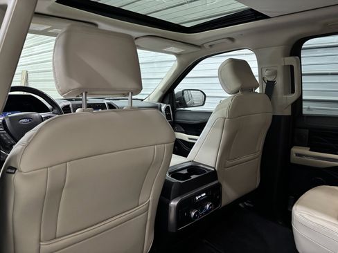 Used 2019 Ford Expedition Platinum image 24