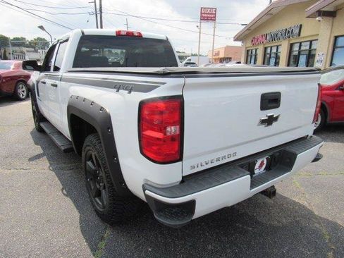 Used 2018 Chevrolet Silverado 1500 Custom w/ Custom Value Package AWD/4WD image 10