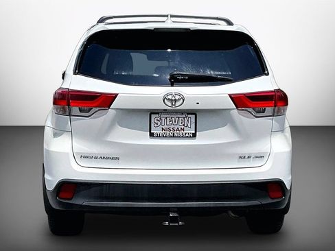Used 2019 Toyota Highlander XLE AWD/4WD image 5