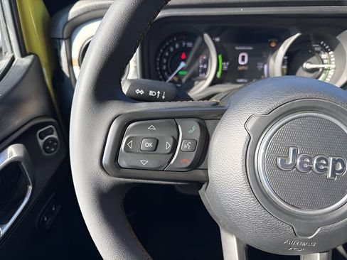 Used 2024 Jeep Wrangler Unlimited w/ Convenience Group image 13