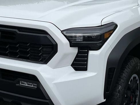 New 2026 Toyota Tacoma TRD Off-Road AWD/4WD image 11