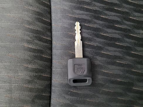 Used 2018 Nissan Rogue S image 32