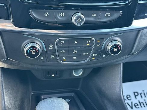 Certified 2023 Chevrolet Traverse LT FWD image 32