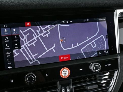 Certified 2025 Porsche Macan image 12