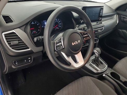 Certified 2022 Kia Seltos LX image 12