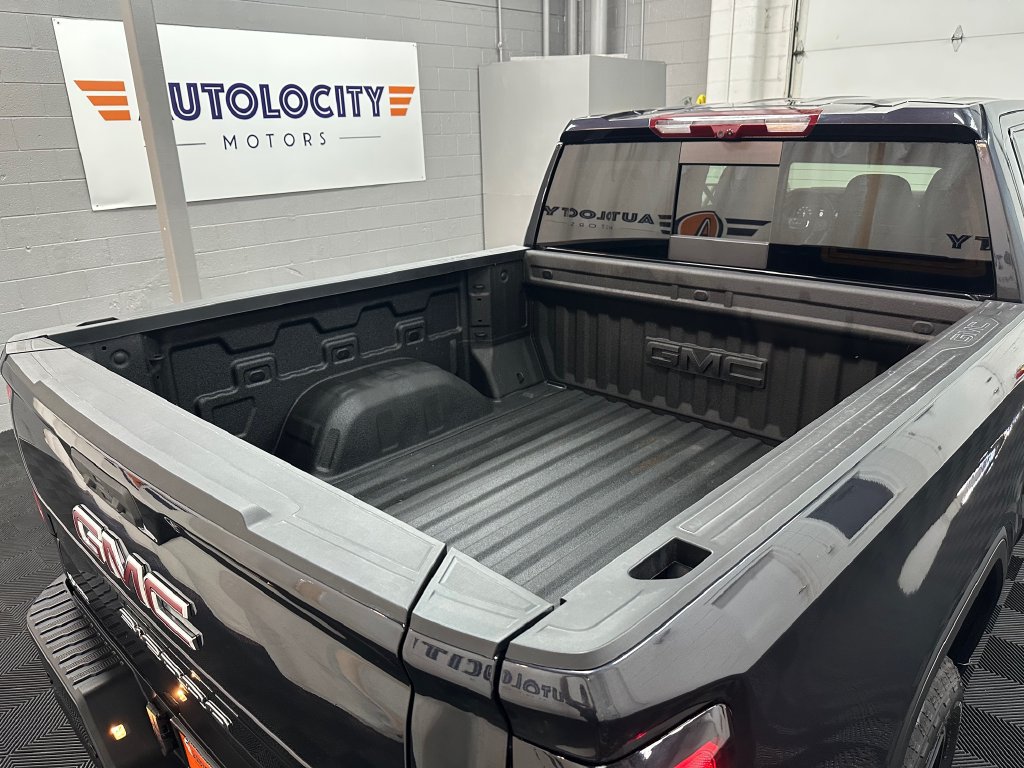 Used 2026 GMC Sierra 1500 AT4 w/ Technology Package AWD/4WD image 11