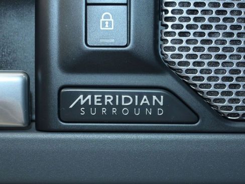 Used 2023 Land Rover Defender 110 X-Dynamic SE AWD/4WD image 24