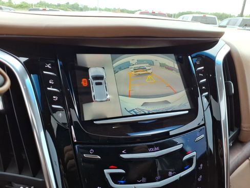 Used 2016 Cadillac Escalade Platinum AWD/4WD image 23