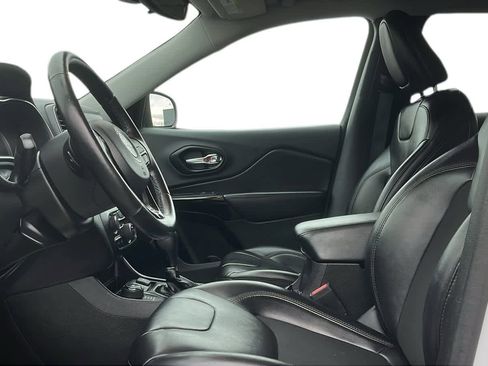 Used 2021 Jeep Cherokee Latitude Plus image 13