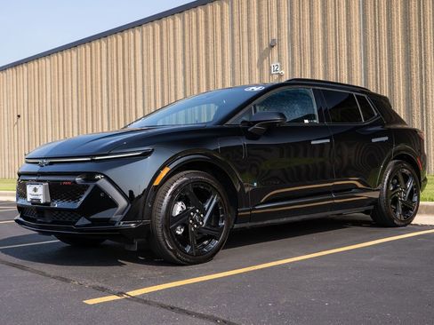 Used 2024 Chevrolet Equinox EV RS image 4