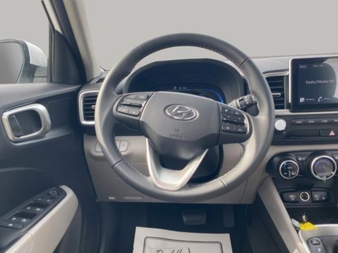 New 2026 Hyundai Venue SEL image 18